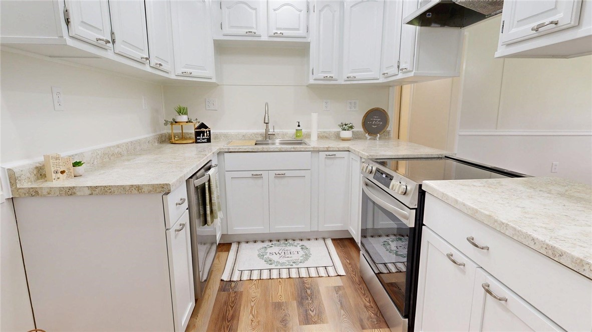 1302 W Pershing Road Property Photo 3