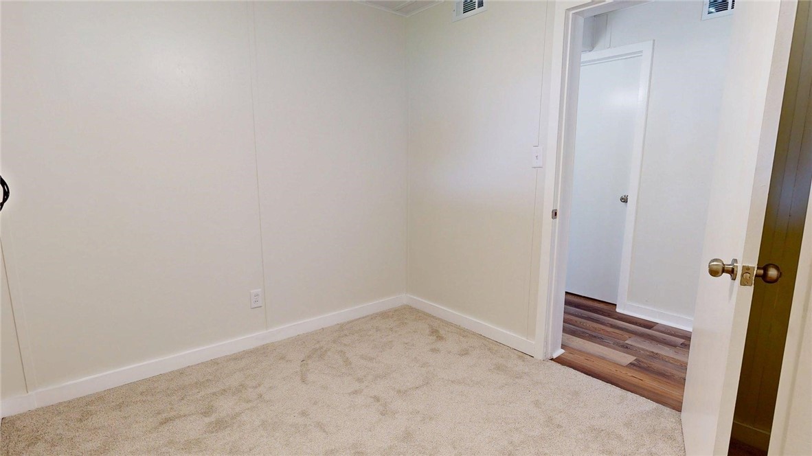 1302 W Pershing Road Property Photo 17