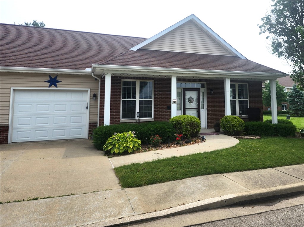 8 Courtyard Boulevard Property Photo 1