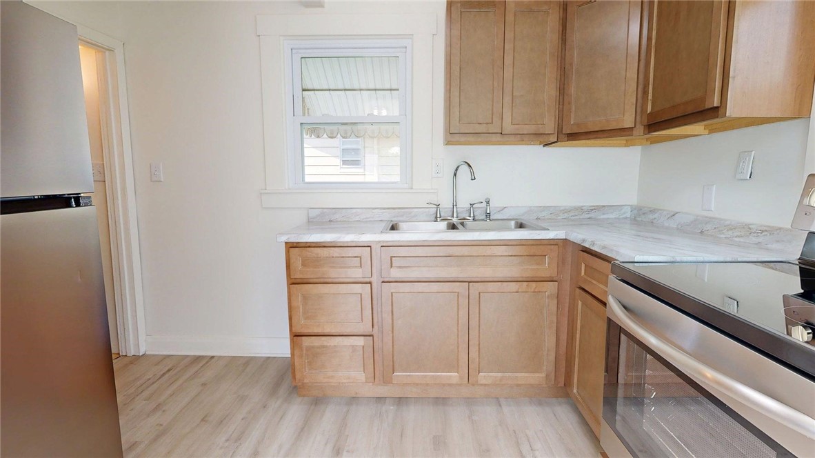 2198 Hendrix Street Property Photo 8