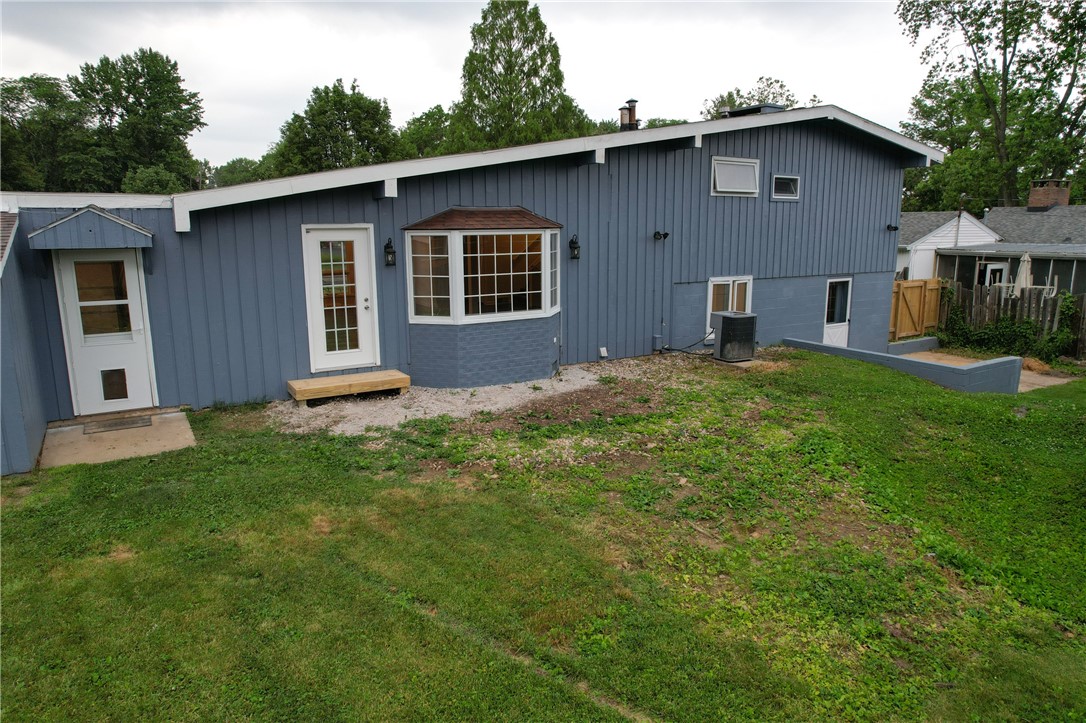 804 W Roselawn Street Property Photo 3