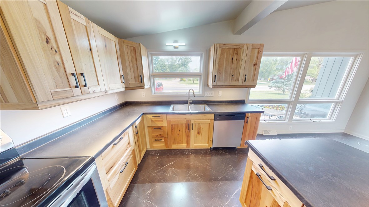 804 W Roselawn Street Property Photo 8