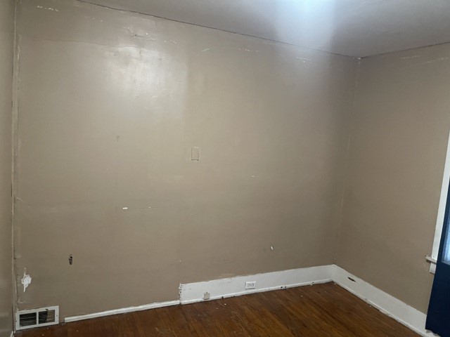 1437 E Division Street Property Photo 9