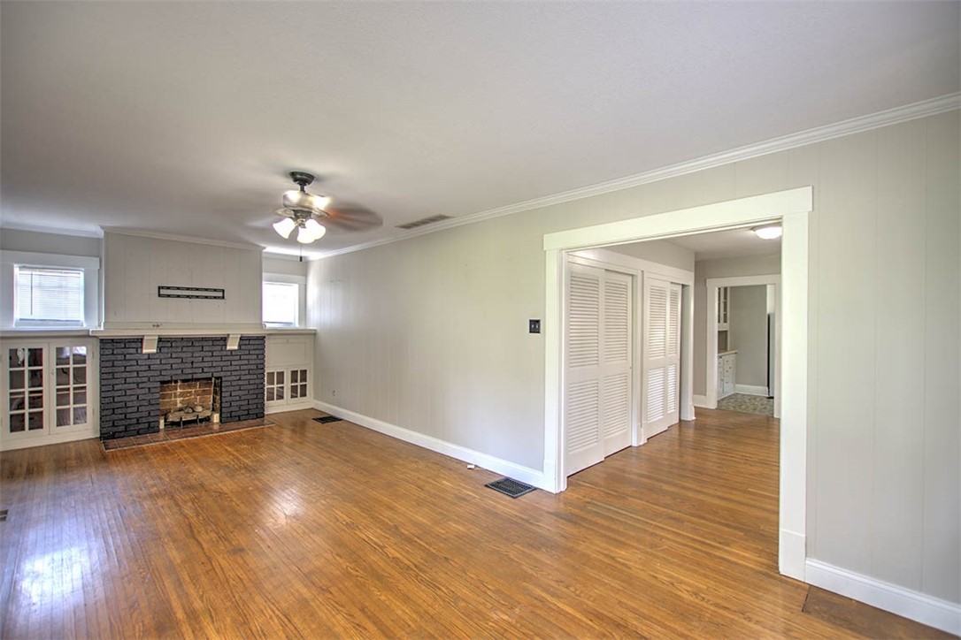 1448 Forest Avenue Property Photo 10