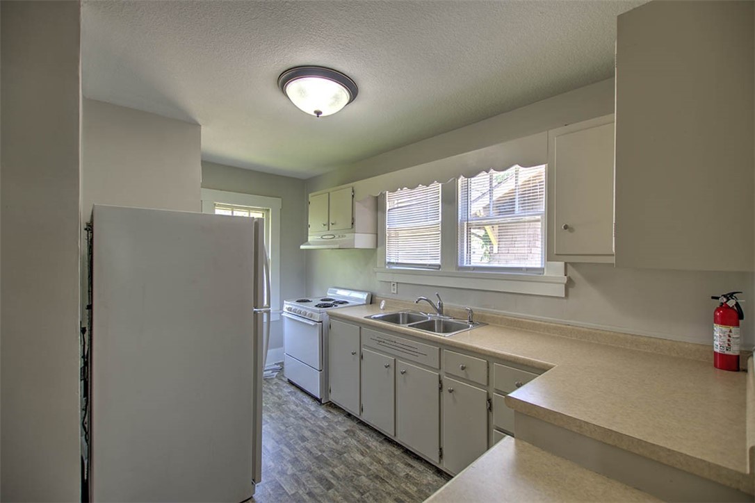 1448 Forest Avenue Property Photo 13
