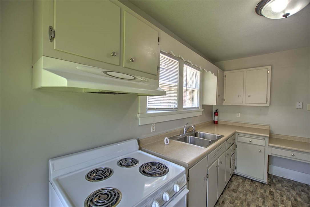 1448 Forest Avenue Property Photo 14