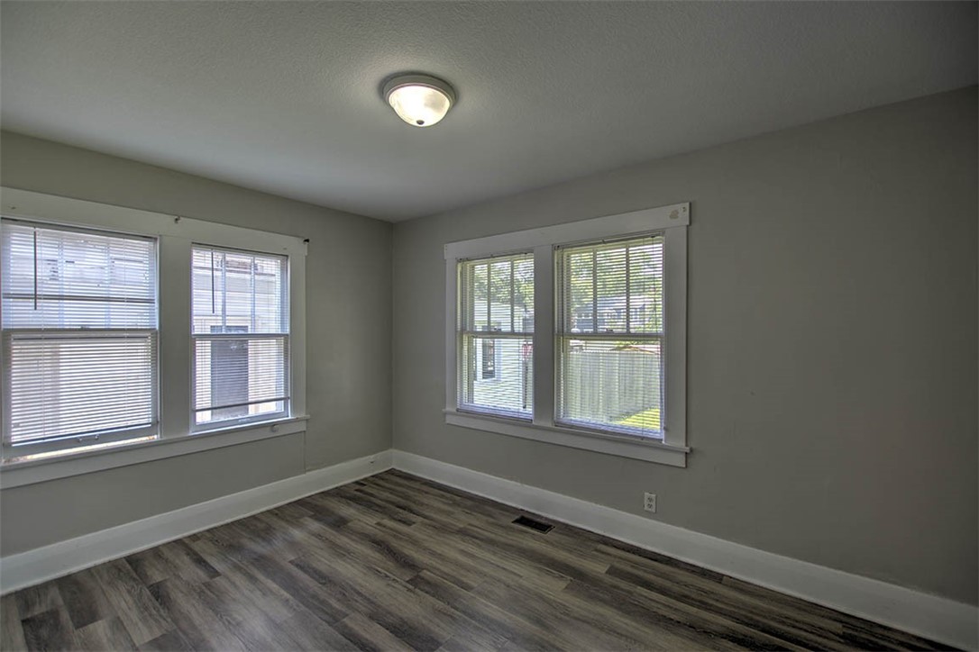 1448 Forest Avenue Property Photo 16