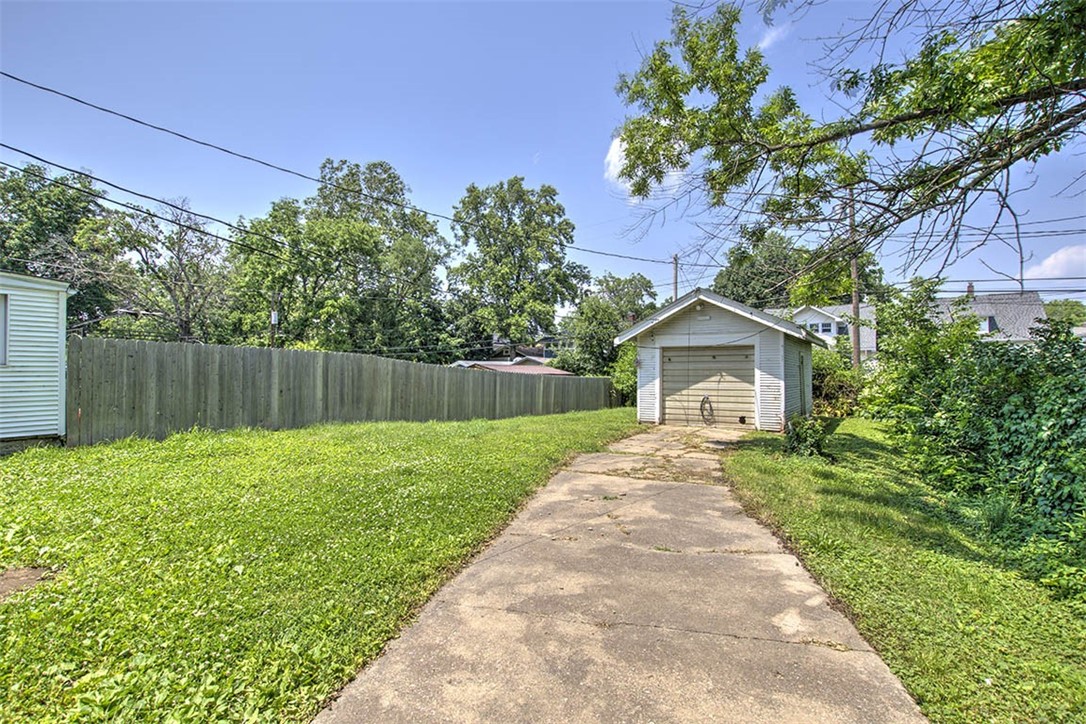 1448 Forest Avenue Property Photo 21