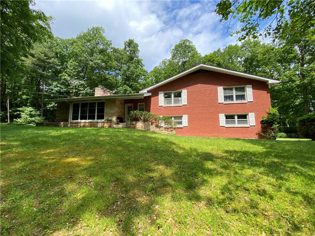 5759 Lincoln Highway Road Property Photo 1