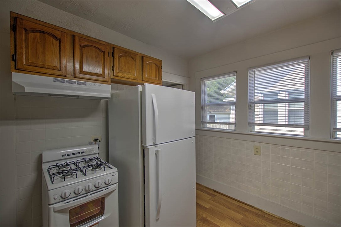 1263 E Dickinson Avenue Property Photo 8