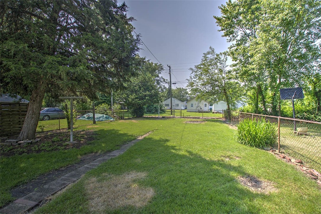 1263 E Dickinson Avenue Property Photo 16