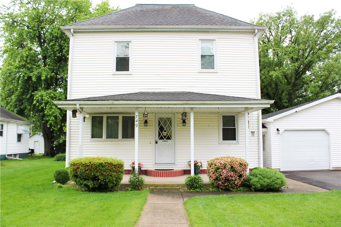 749 Louisa Street Property Photo 4