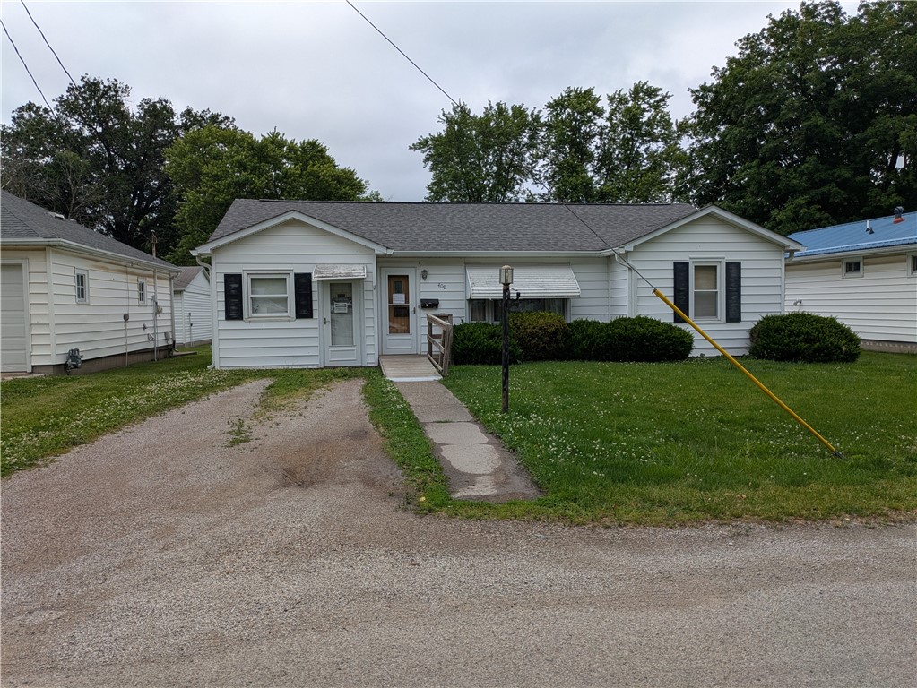 409 E Adams Street Property Photo