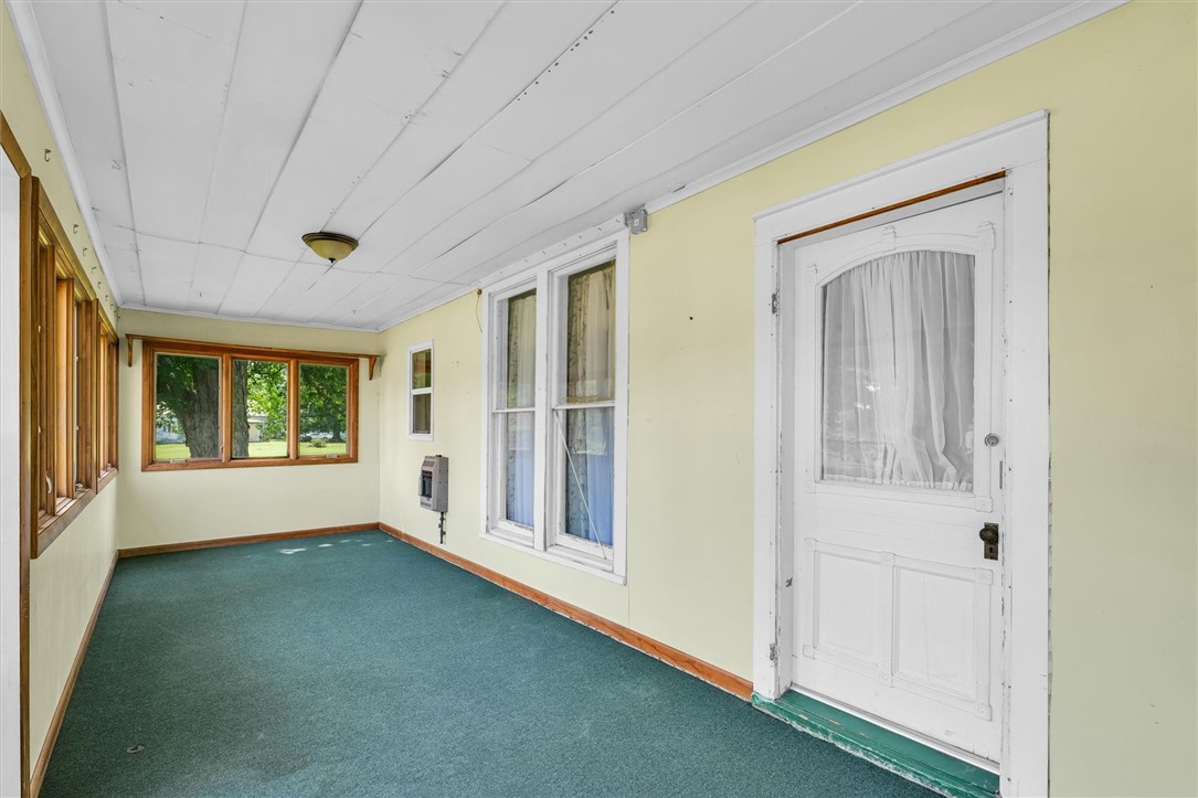 215 E Blevins Street Property Photo 6