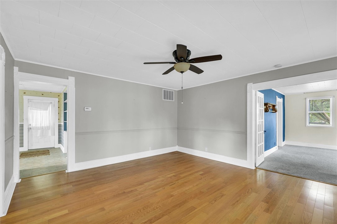 215 E Blevins Street Property Photo 9