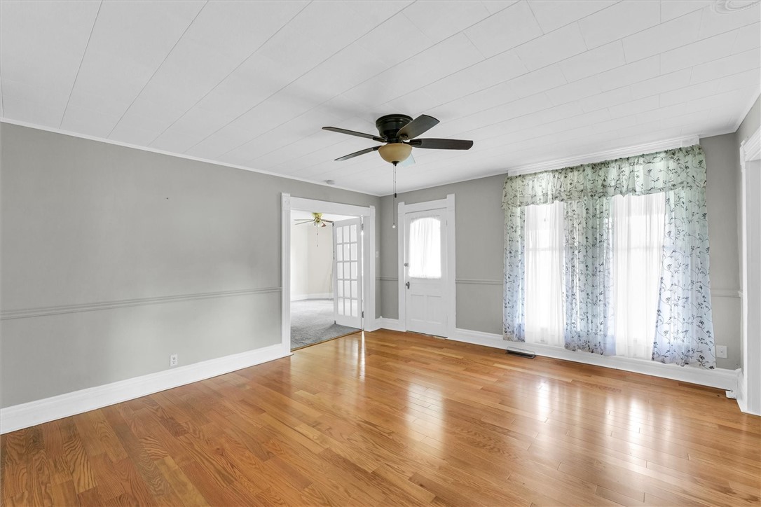 215 E Blevins Street Property Photo 10