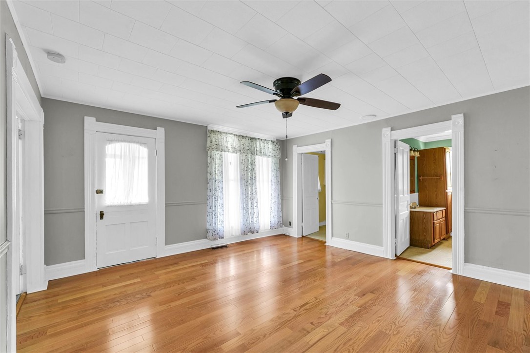 215 E Blevins Street Property Photo 11