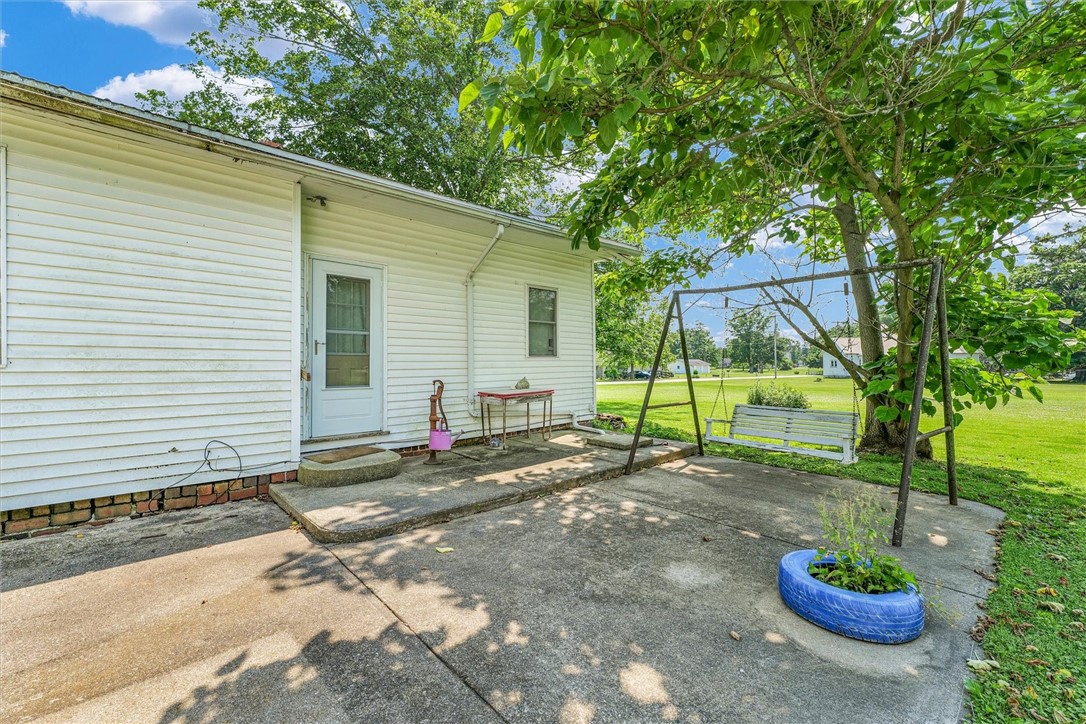 215 E Blevins Street Property Photo 33