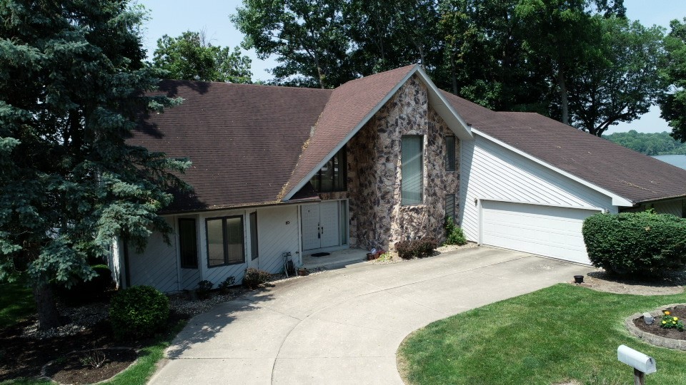 10 Lakeshore Court Property Photo 2