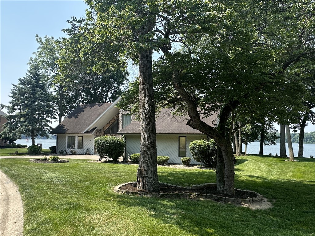 10 Lakeshore Court Property Photo 6