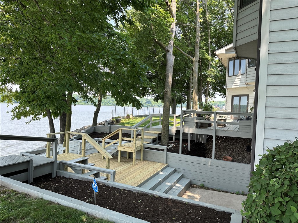 10 Lakeshore Court Property Photo 7