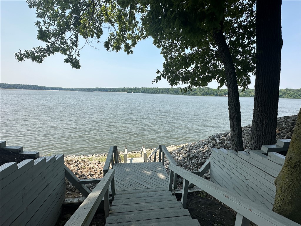 10 Lakeshore Court Property Photo 11