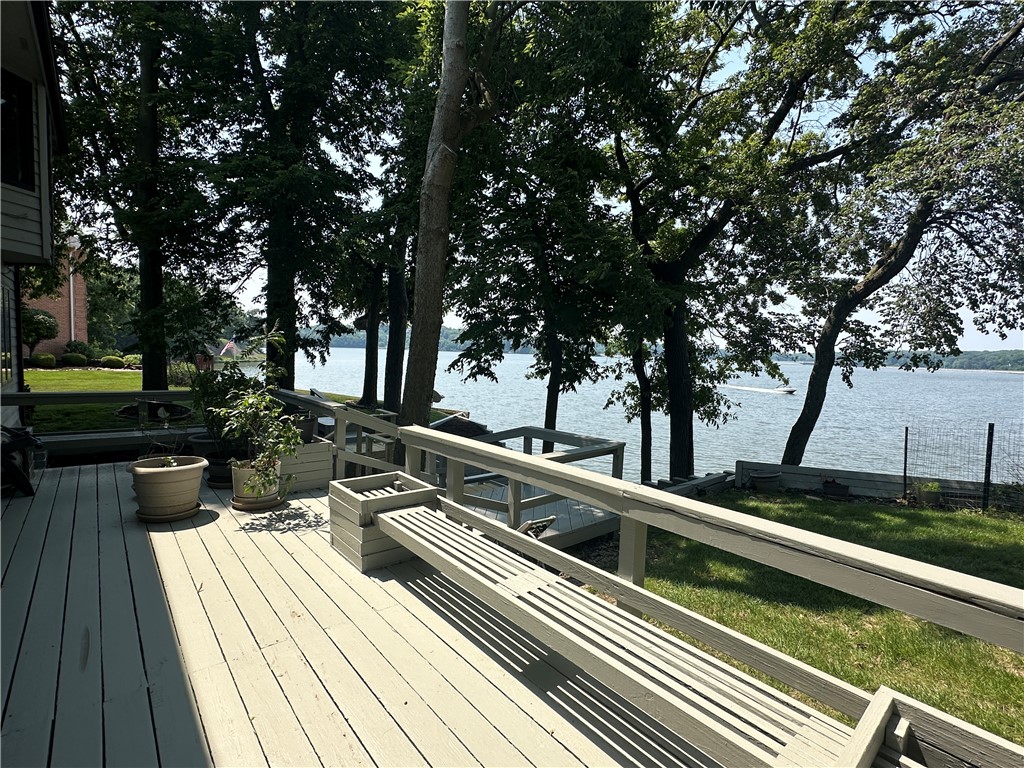 10 Lakeshore Court Property Photo 13