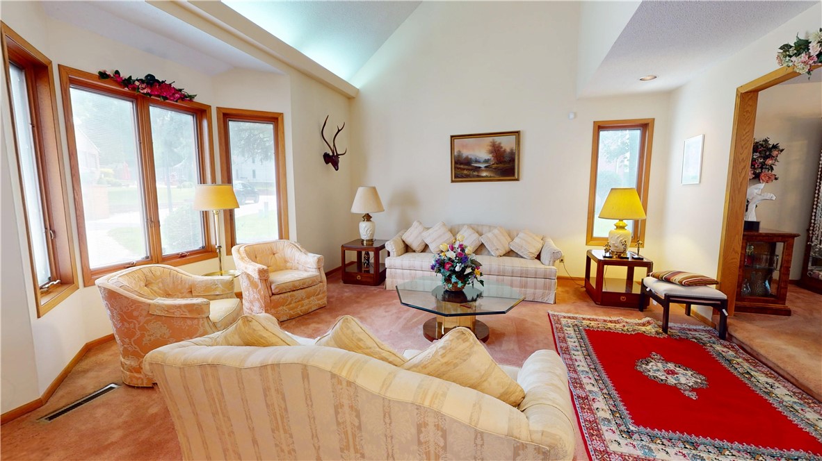10 Lakeshore Court Property Photo 16