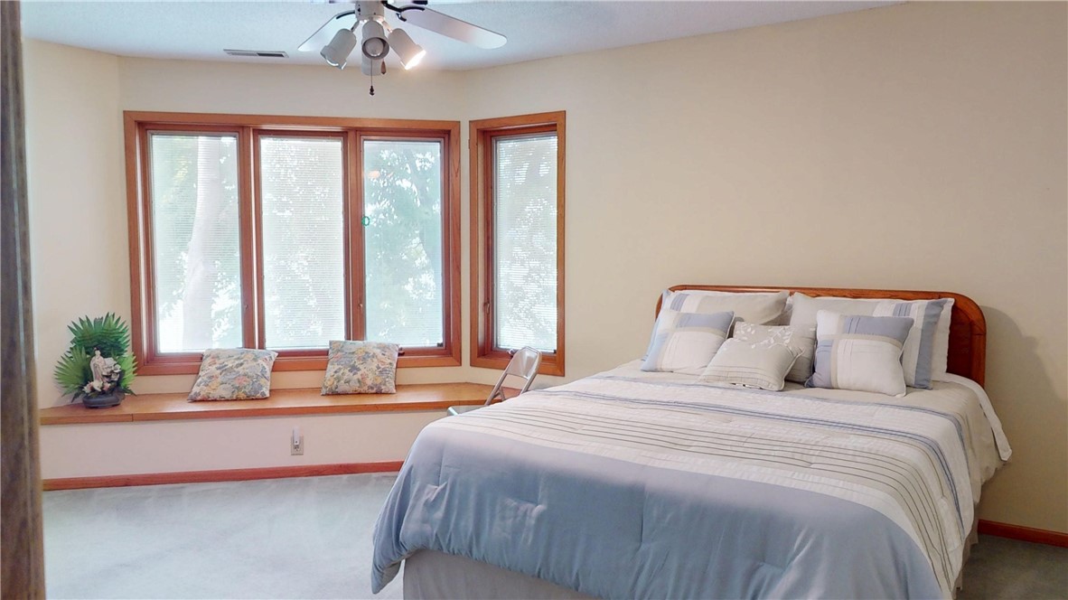 10 Lakeshore Court Property Photo 32