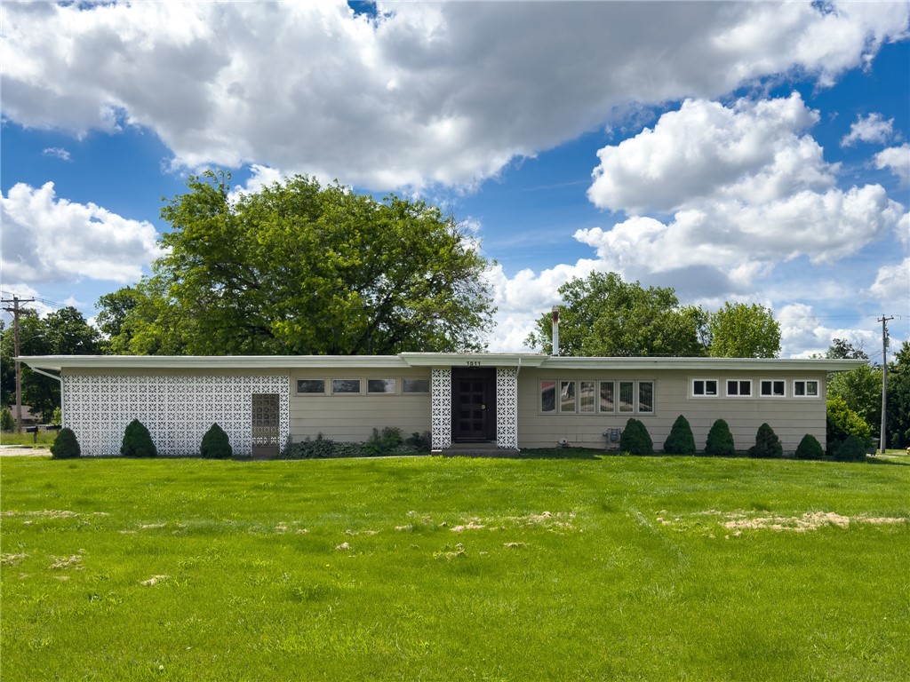 1511 E Fayette Avenue Property Photo 2