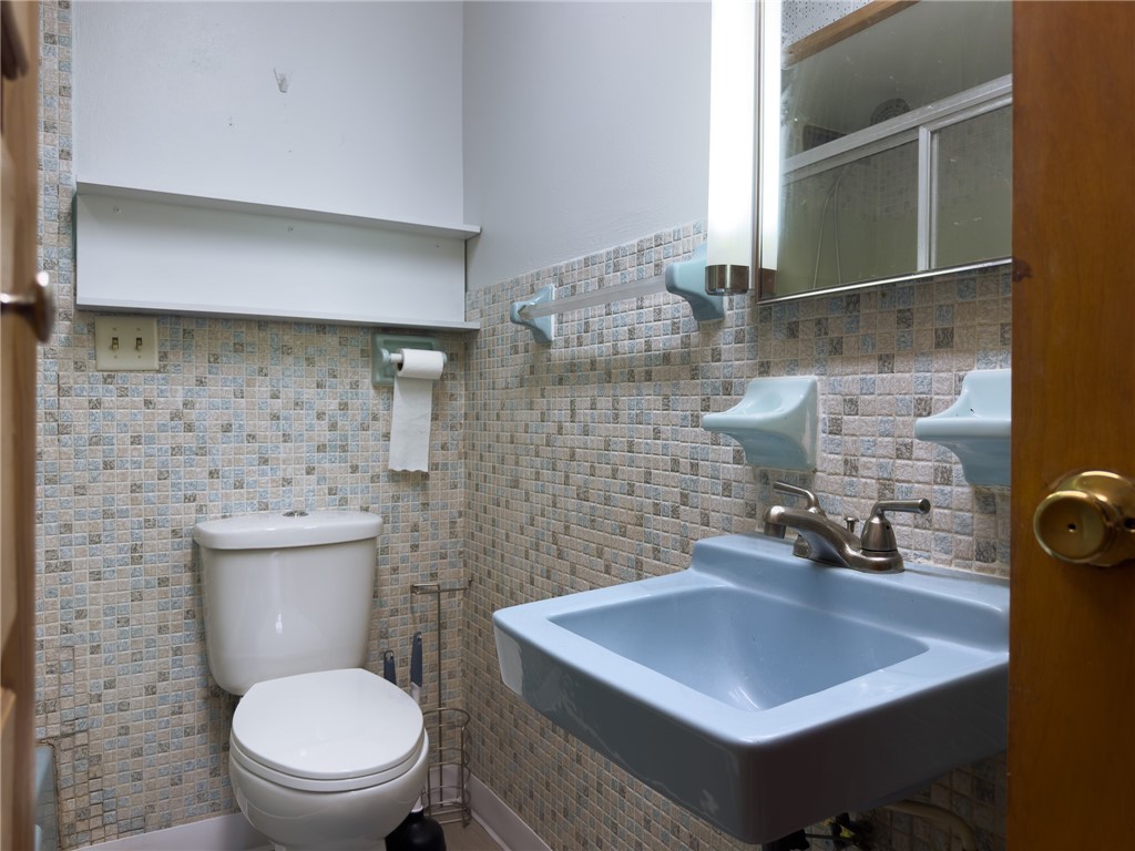 1511 E Fayette Avenue Property Photo 24