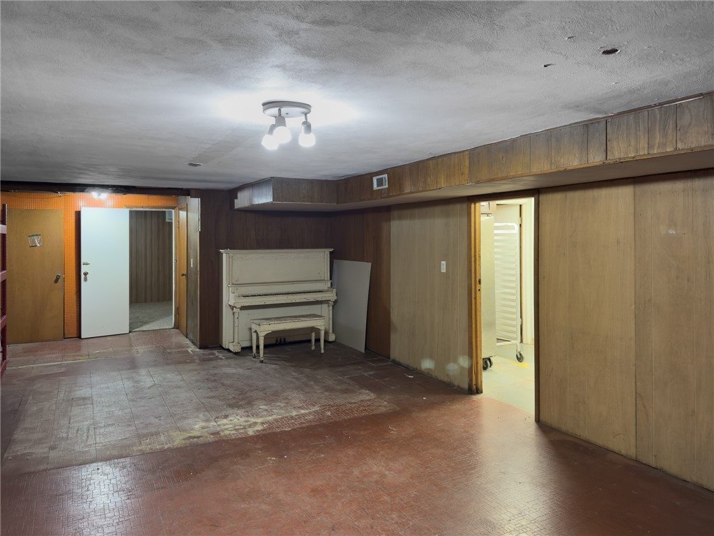 1511 E Fayette Avenue Property Photo 28