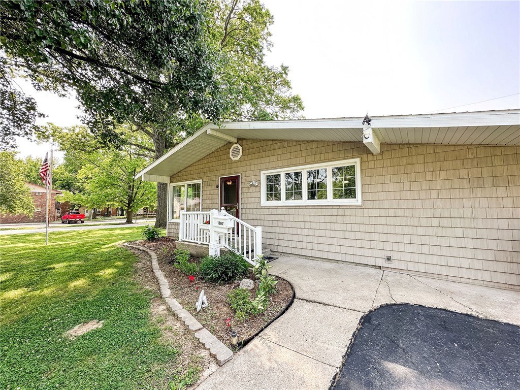 1307 Beech Street Property Photo 1
