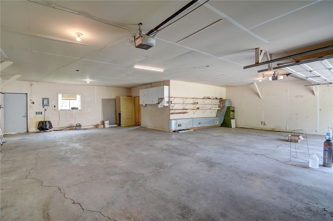 319 N Macon Street Property Photo 31