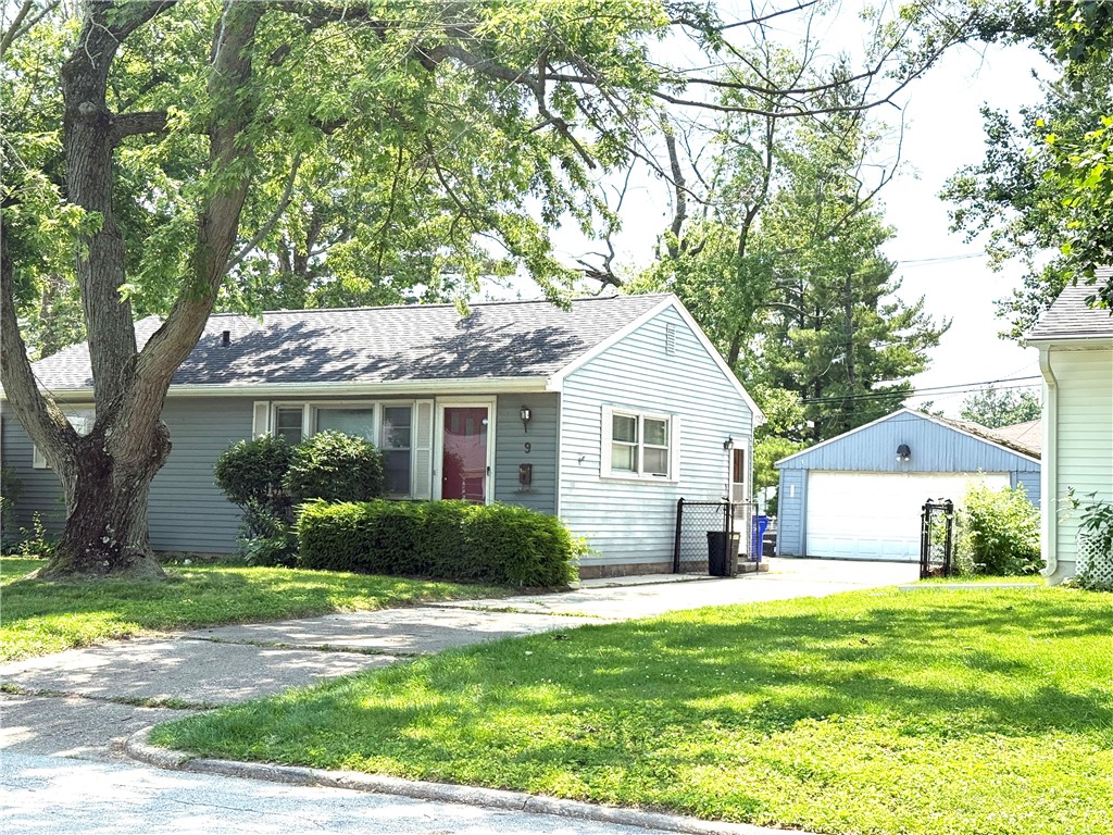 9 La Salle Drive Property Photo 1