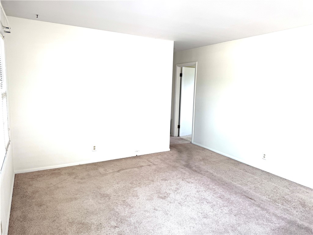 9 La Salle Drive Property Photo 5
