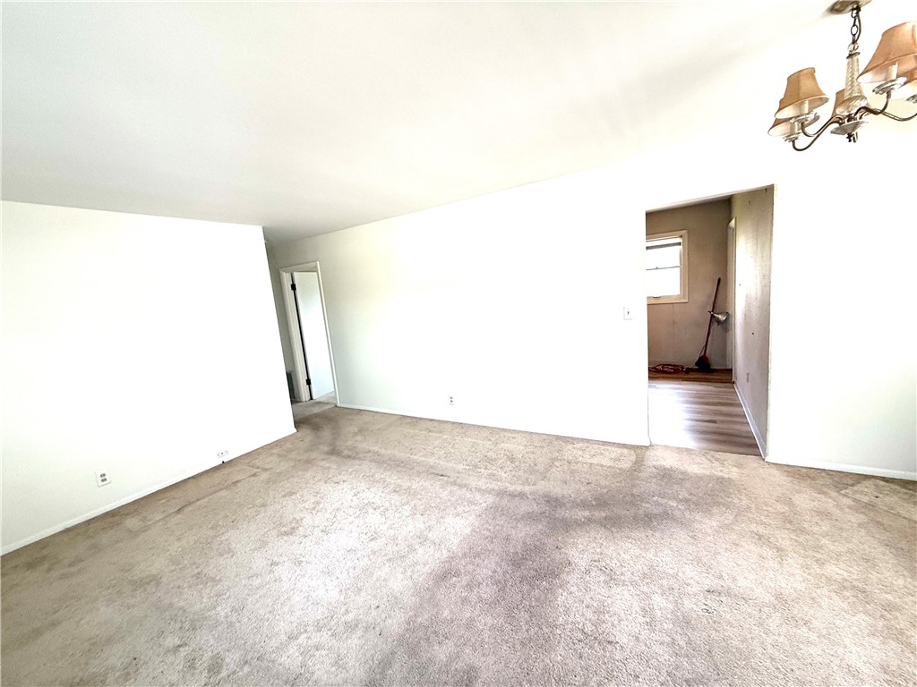 9 La Salle Drive Property Photo 8