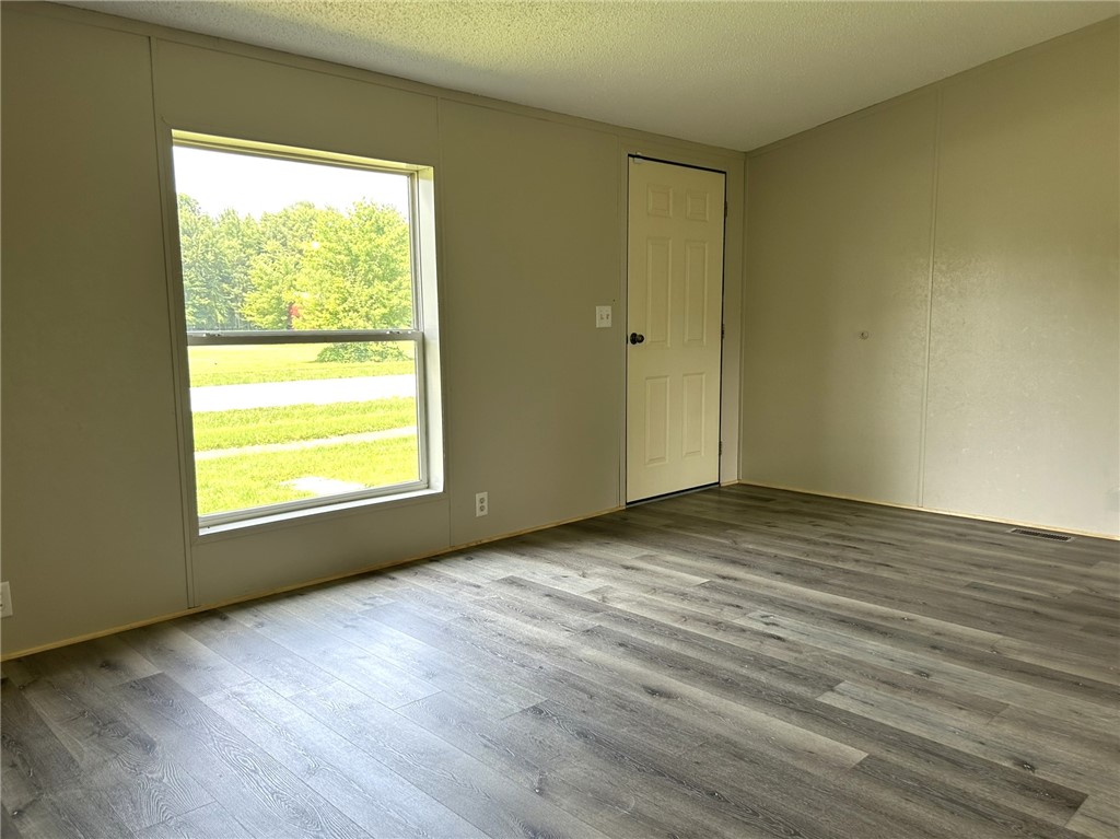 305 W Main Street Property Photo 3