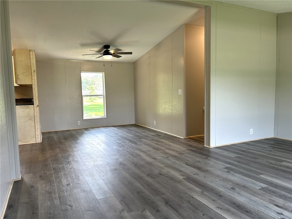 305 W Main Street Property Photo 5