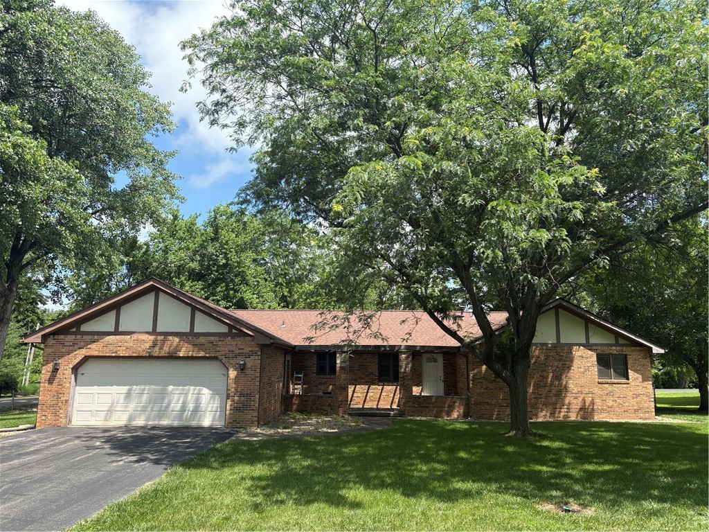 1740 Illini Drive