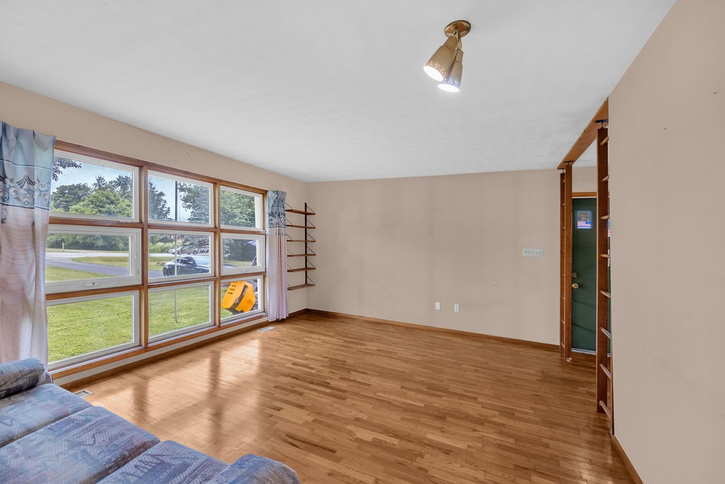 3250 Baltimore Avenue Property Photo 4