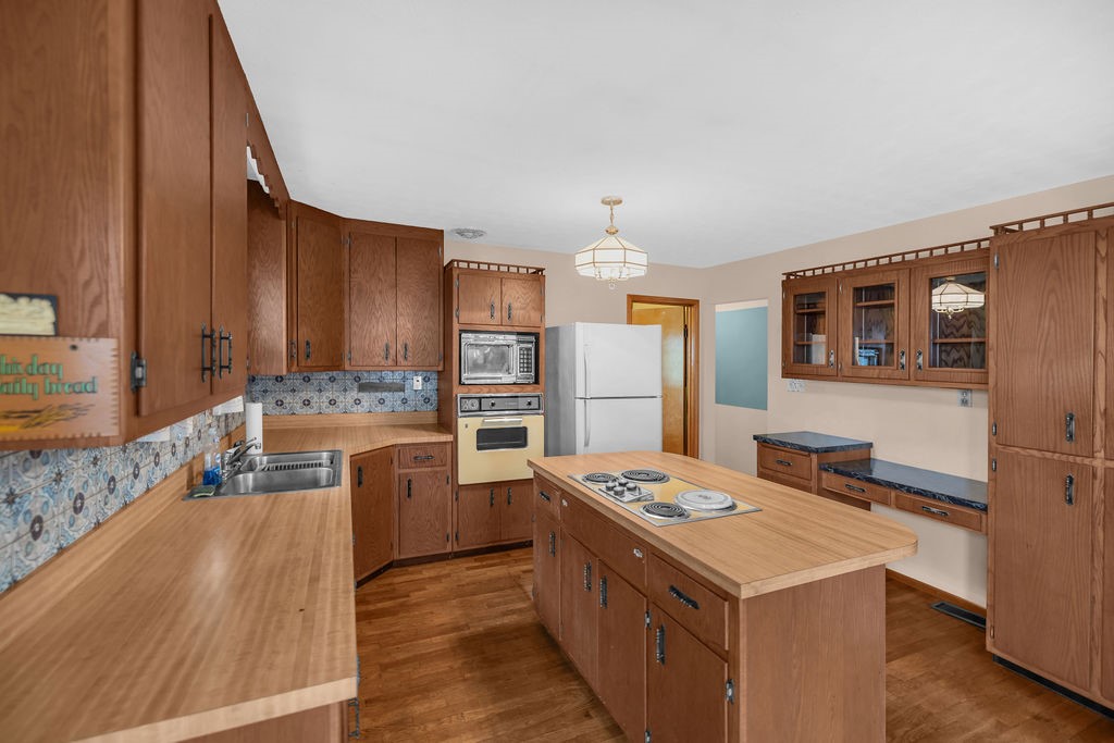 3250 Baltimore Avenue Property Photo 11