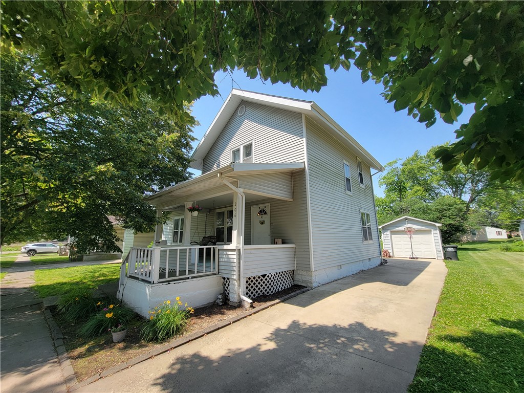 206 N Saint Clair Street Property Photo 1