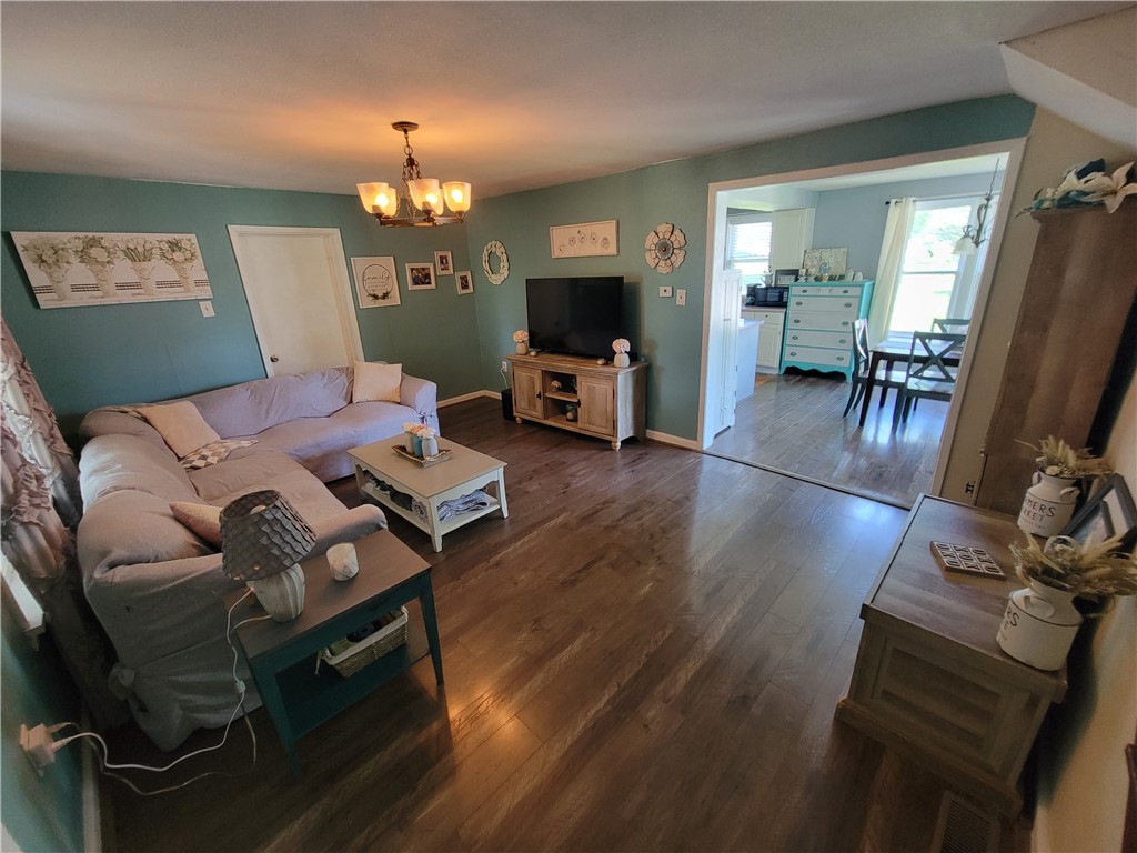 206 N Saint Clair Street Property Photo 4