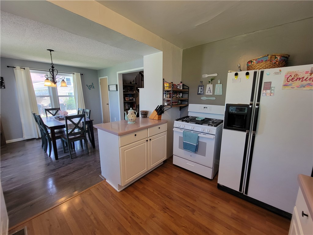 206 N Saint Clair Street Property Photo 13