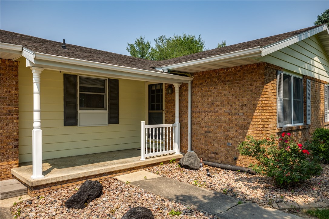 1009 Henrietta Street Property Photo 5
