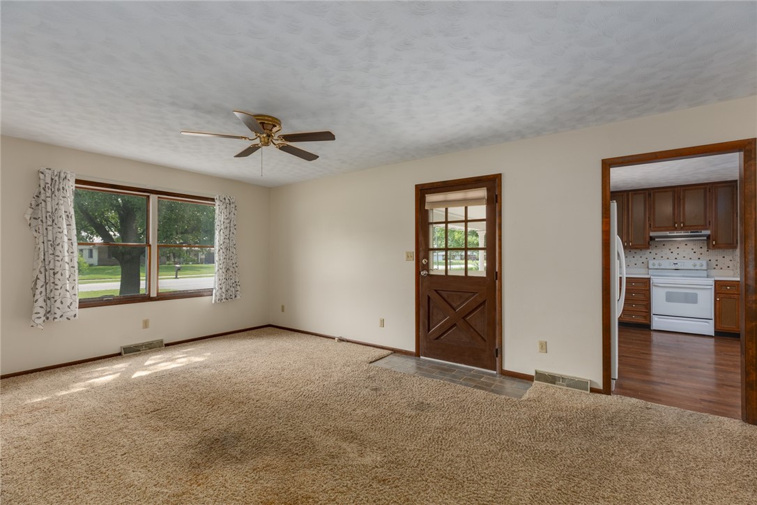 1009 Henrietta Street Property Photo 8