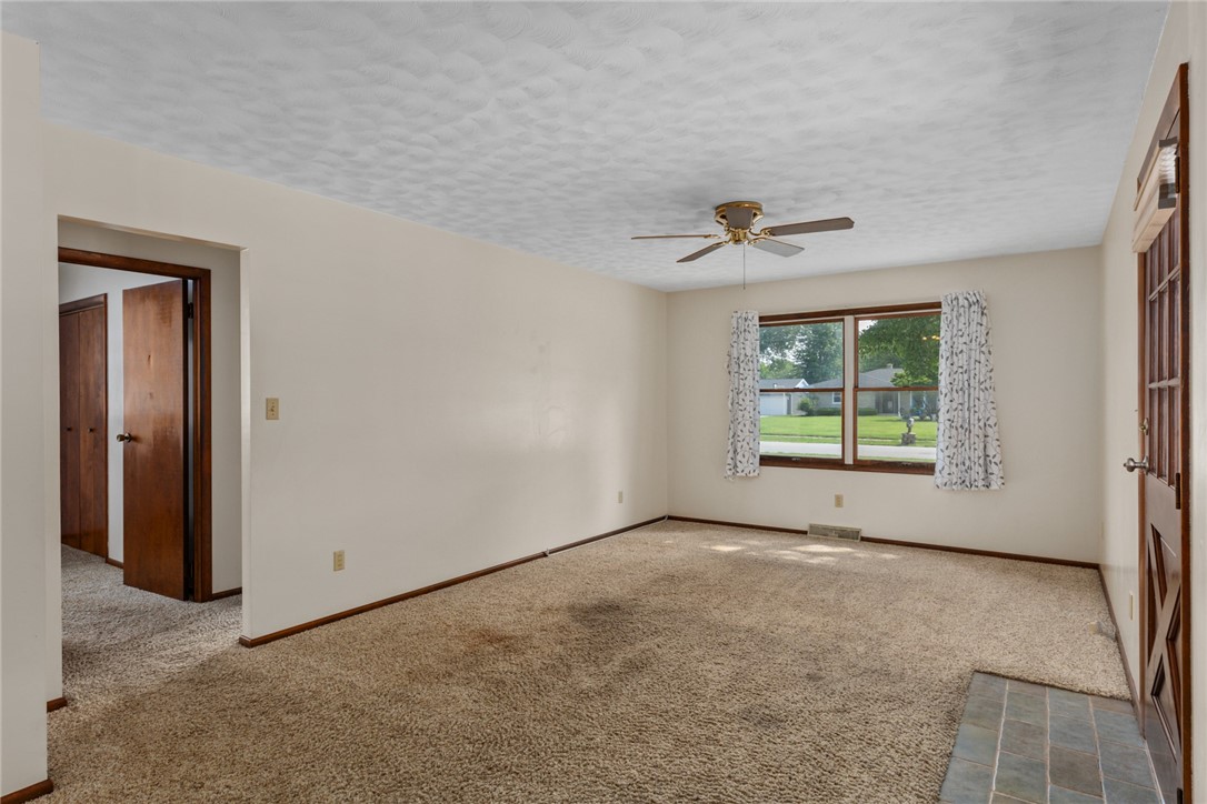 1009 Henrietta Street Property Photo 9