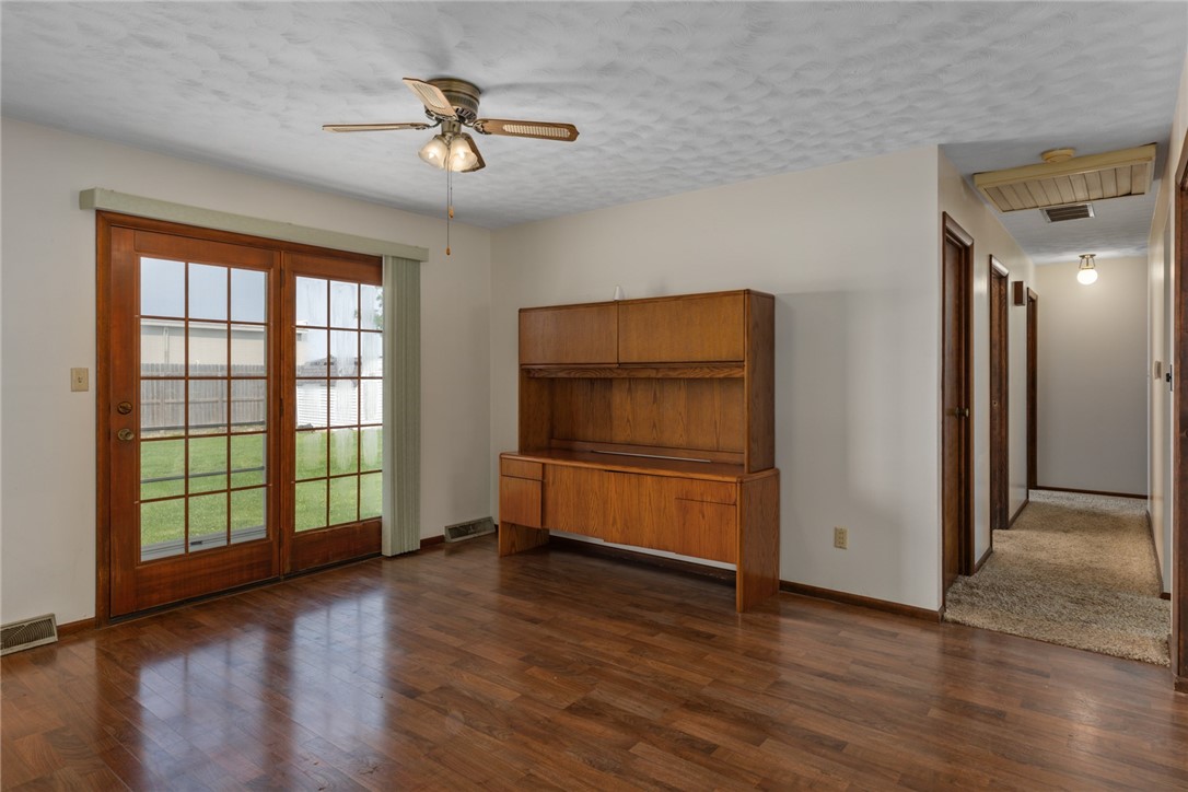 1009 Henrietta Street Property Photo 14