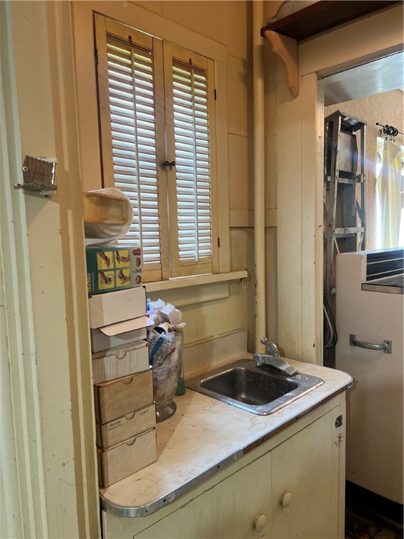 280 W North Street Property Photo 16